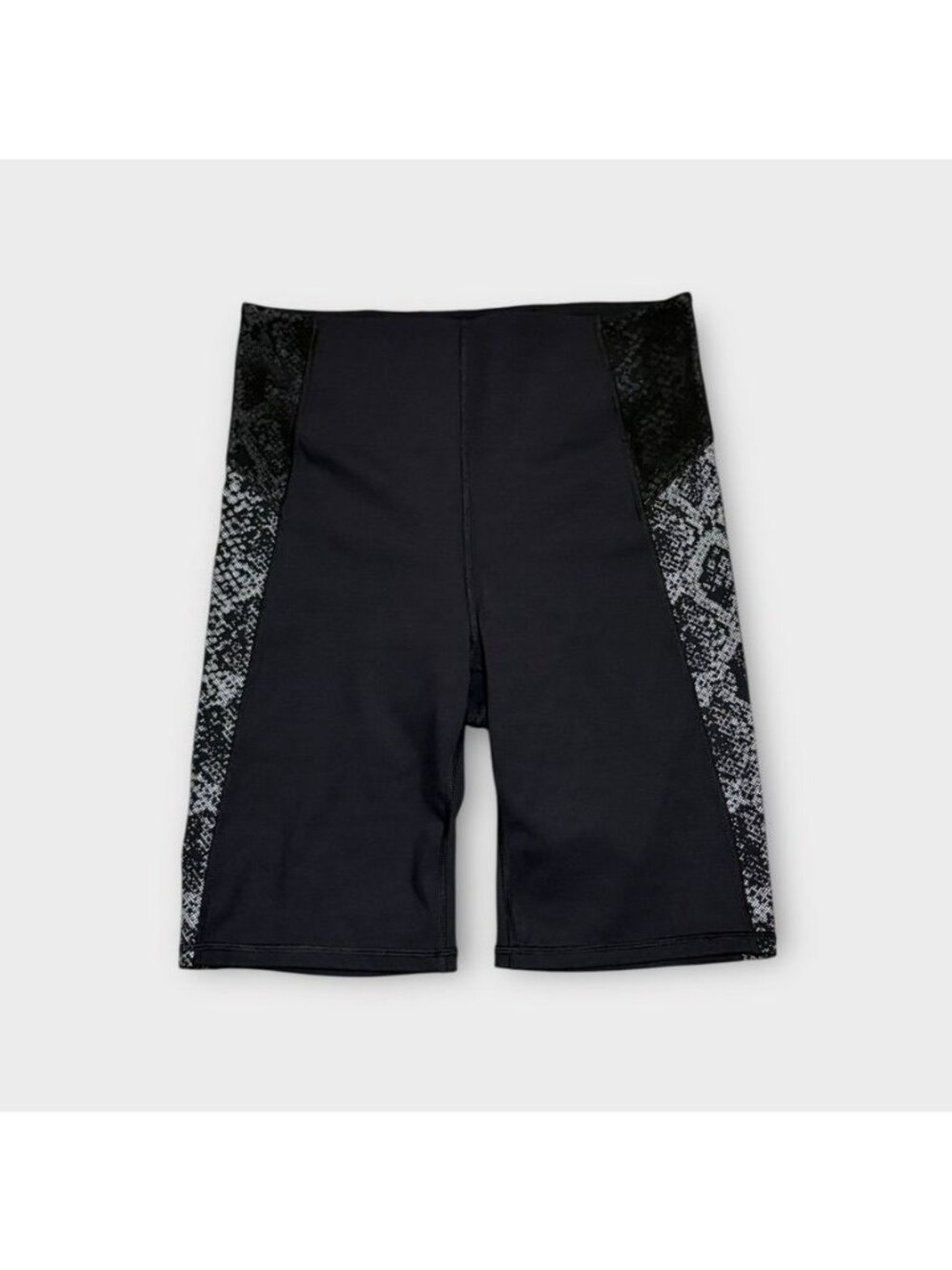 Athleta Stay Fly 9" Short M Black Silver Reflective  EUC Bike Shorts Active